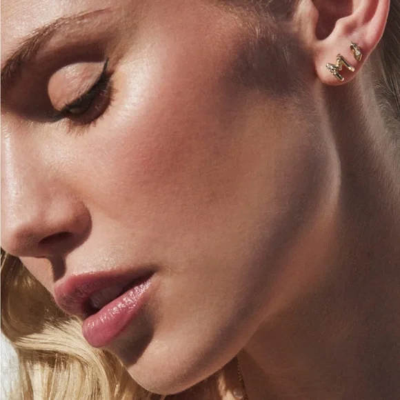 Kendra Scott Austin Gold (Single) Stud Earring White
CZ new with tag - Picture 4 of 5